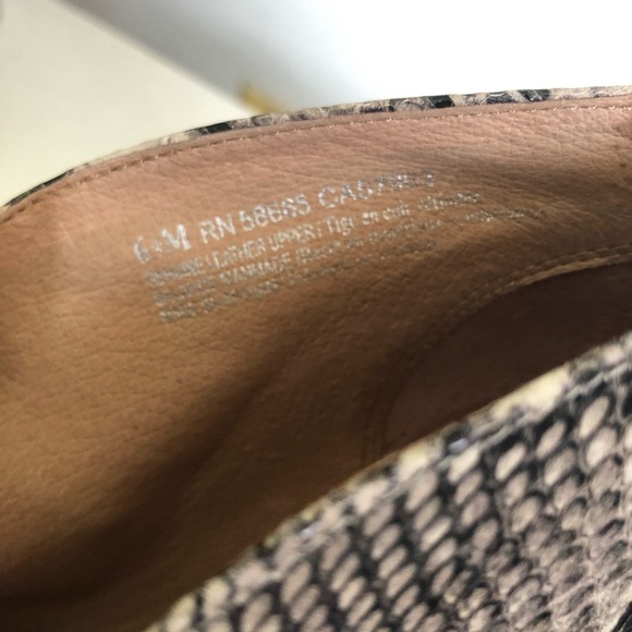 HALOGEN Snake-Print Open toe Real Leather peep-toe Heels - Picture 10 of 10